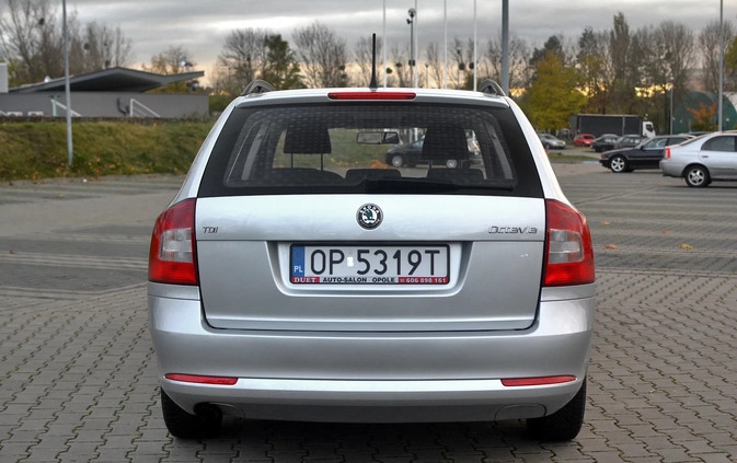 Skoda Octavia cena 25900 przebieg: 192000, rok produkcji 2011 z Mrągowo małe 137